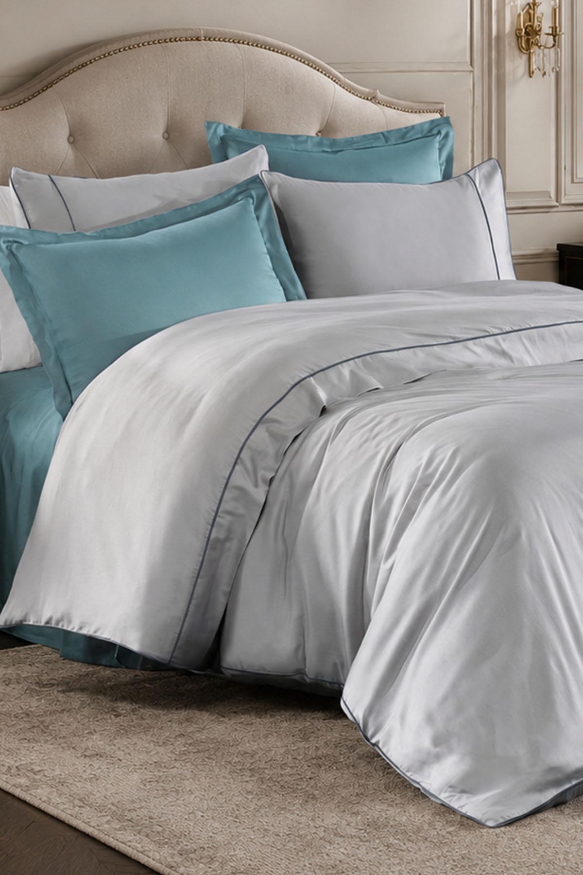 Parure de lit 6 pièces Alix en satin de coton passepoilé, taille super king