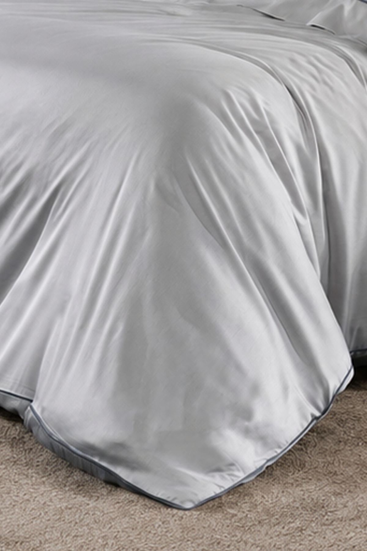 Parure de lit 6 pièces Alix en satin de coton passepoilé, taille super king
