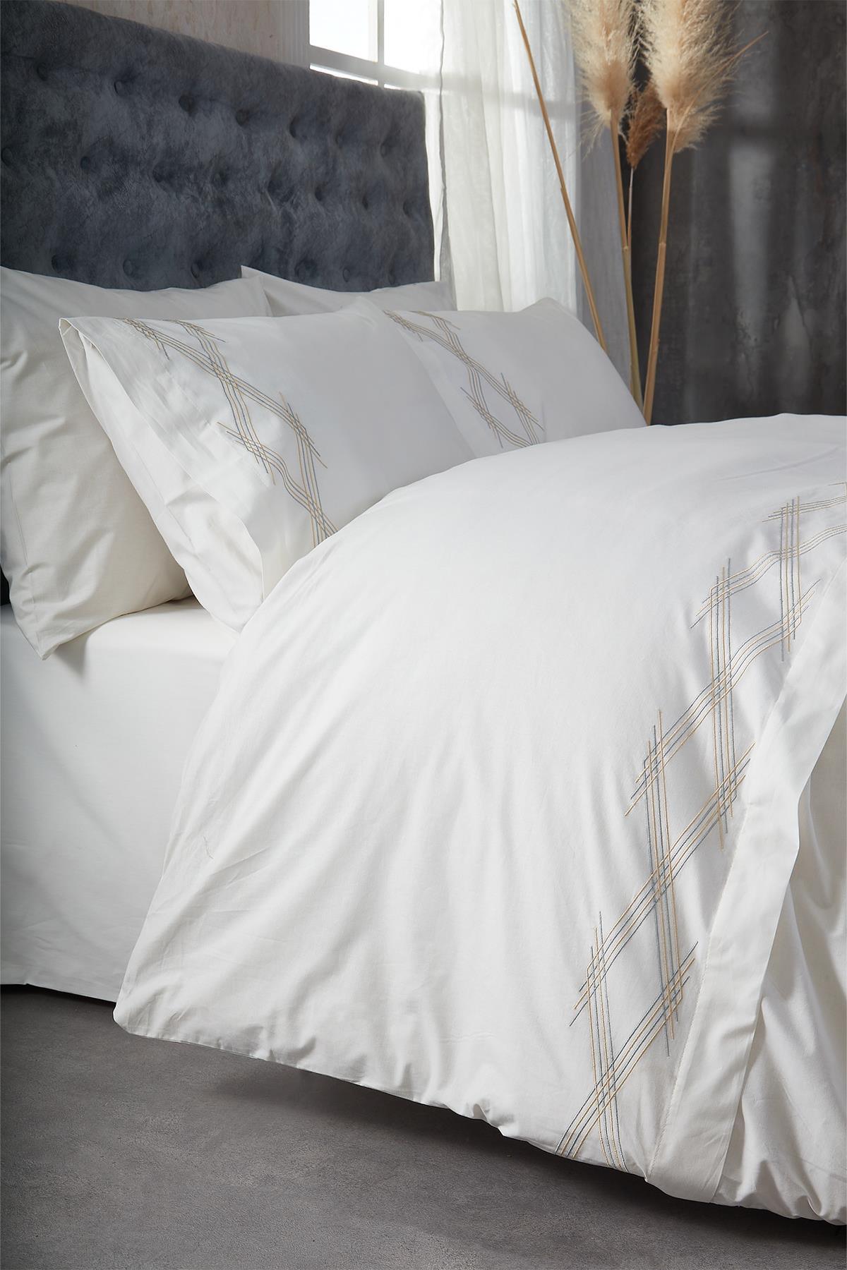 Parure de lit 6 pièces pour lit double Alizya Karo avec broderies - Nazik Home - De la valeur pour mon foyer !
