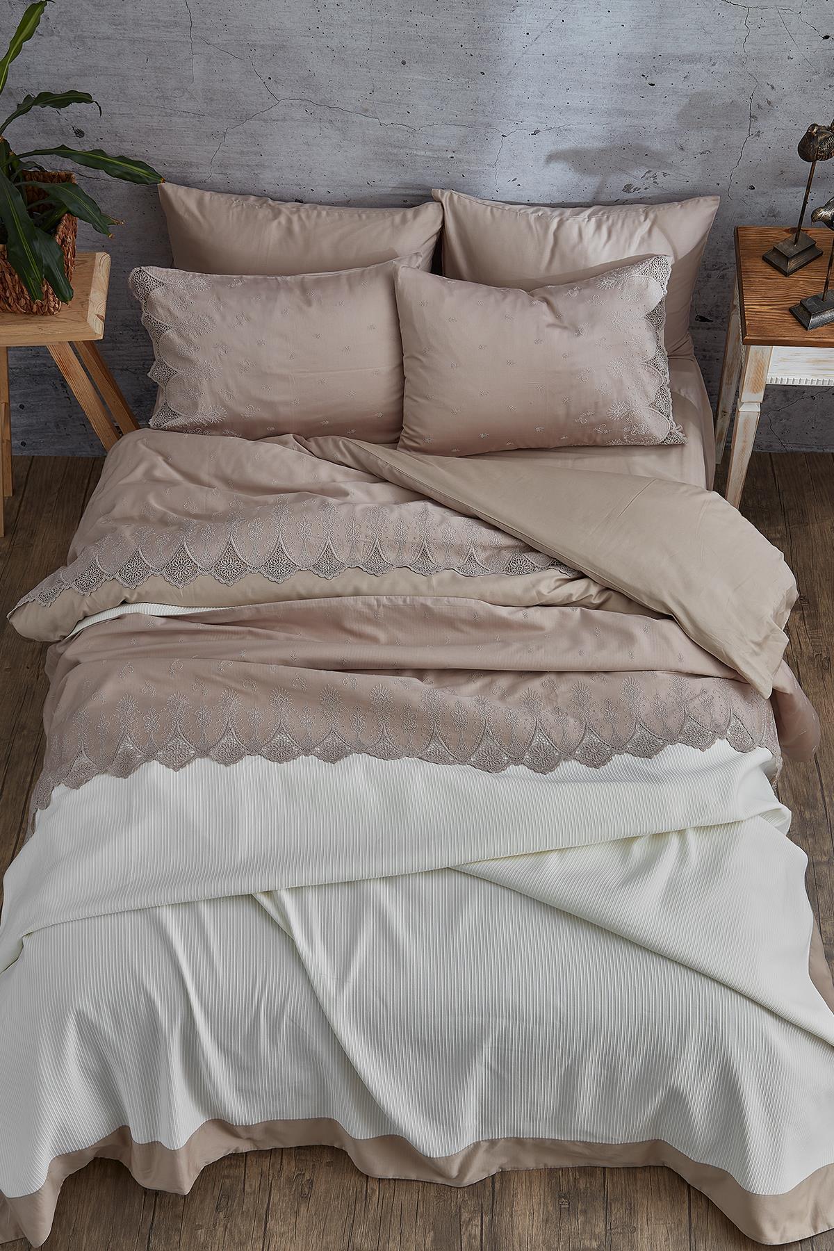 Ensemble de linge de lit 7 pièces Emma Dantelli Super King Size avec couvre-lit - Nazik Home - De la valeur pour mon foyer !