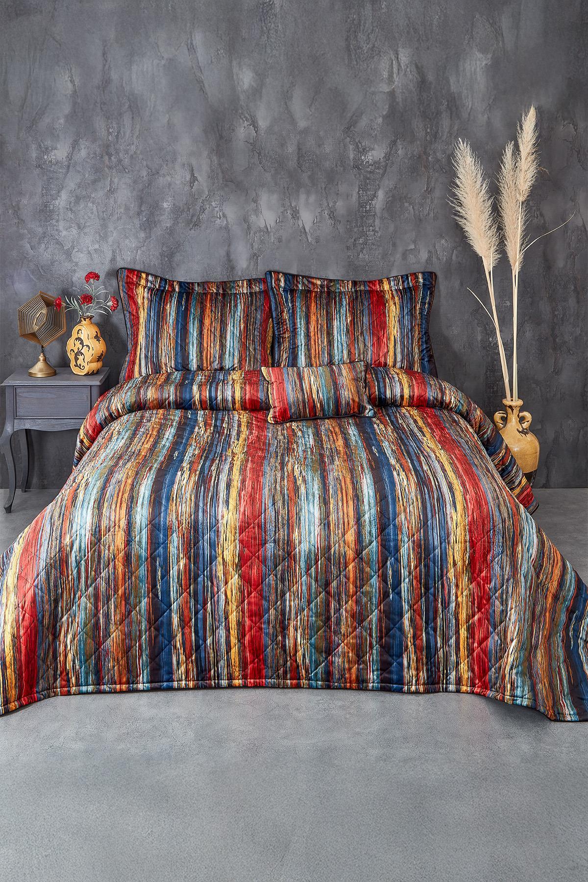 Parure de lit double à rayures colorées avec taies d'oreiller dans une chambre moderne