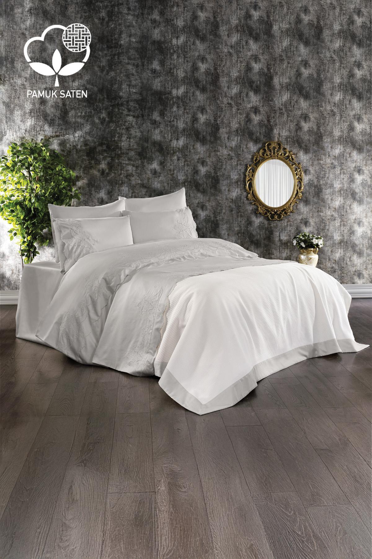 Ensemble de linge de lit 7 pièces Hanedan avec broderies, format Super King Size, incluant couvre-lit - Nazik Home - De la valeur pour mon foyer !