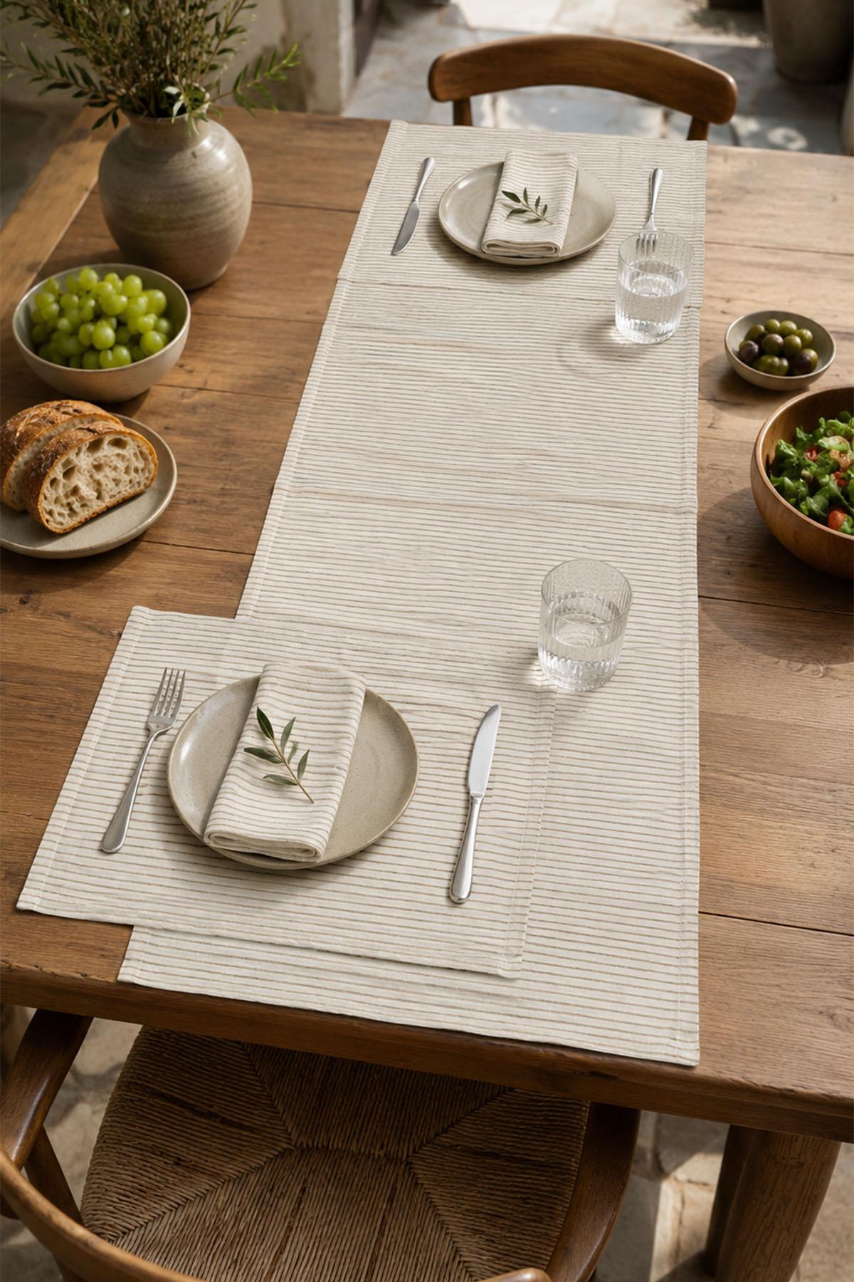 Ensemble de 3 sets de table Lozano résistants aux taches et infroissables (nappes et chemins de table)