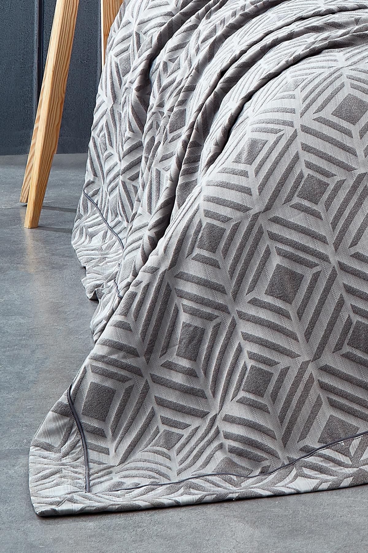 Couvre-lit double en jacquard à motif géométrique gris, design moderne et élégant