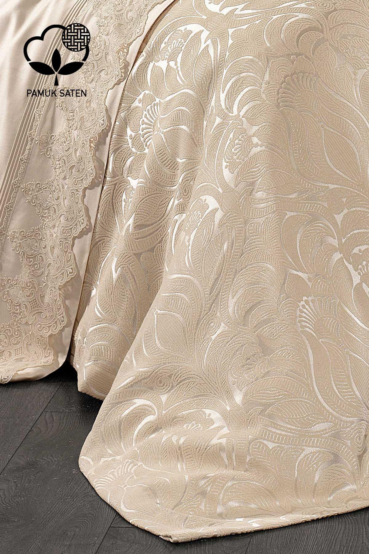 Parure de lit avec couvre-lit en satin de coton jacquard et guipure Marissa - Nazik Home - De la valeur pour mon foyer !