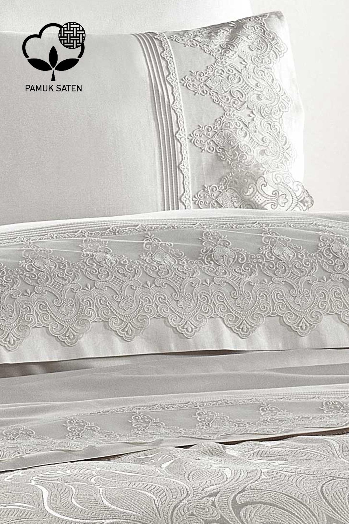 Parure de lit avec couvre-lit en satin de coton jacquard et guipure Marissa - Nazik Home - De la valeur pour mon foyer !