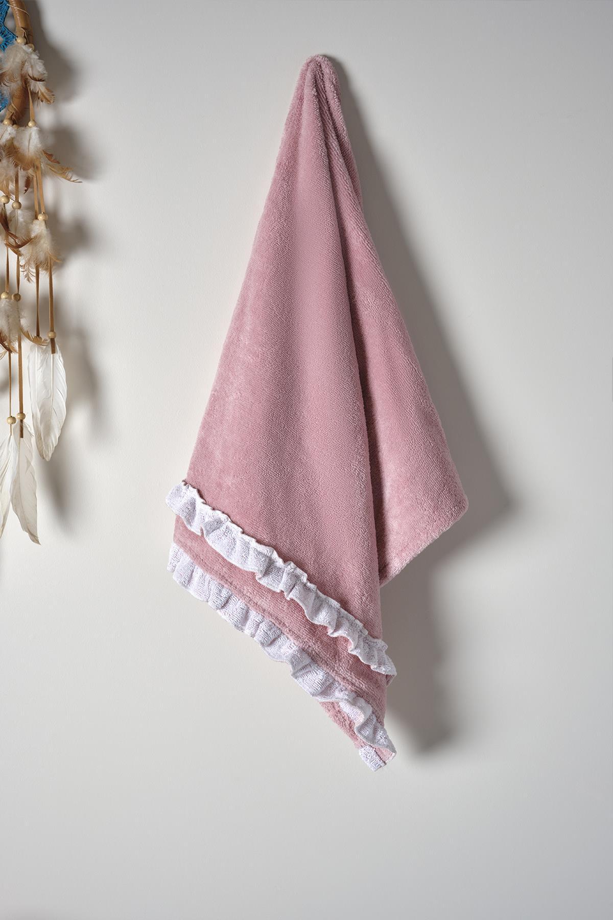 Peignoir de bain pour femme rose avec bordure en dentelle, suspendu au mur, linge de bain en coton