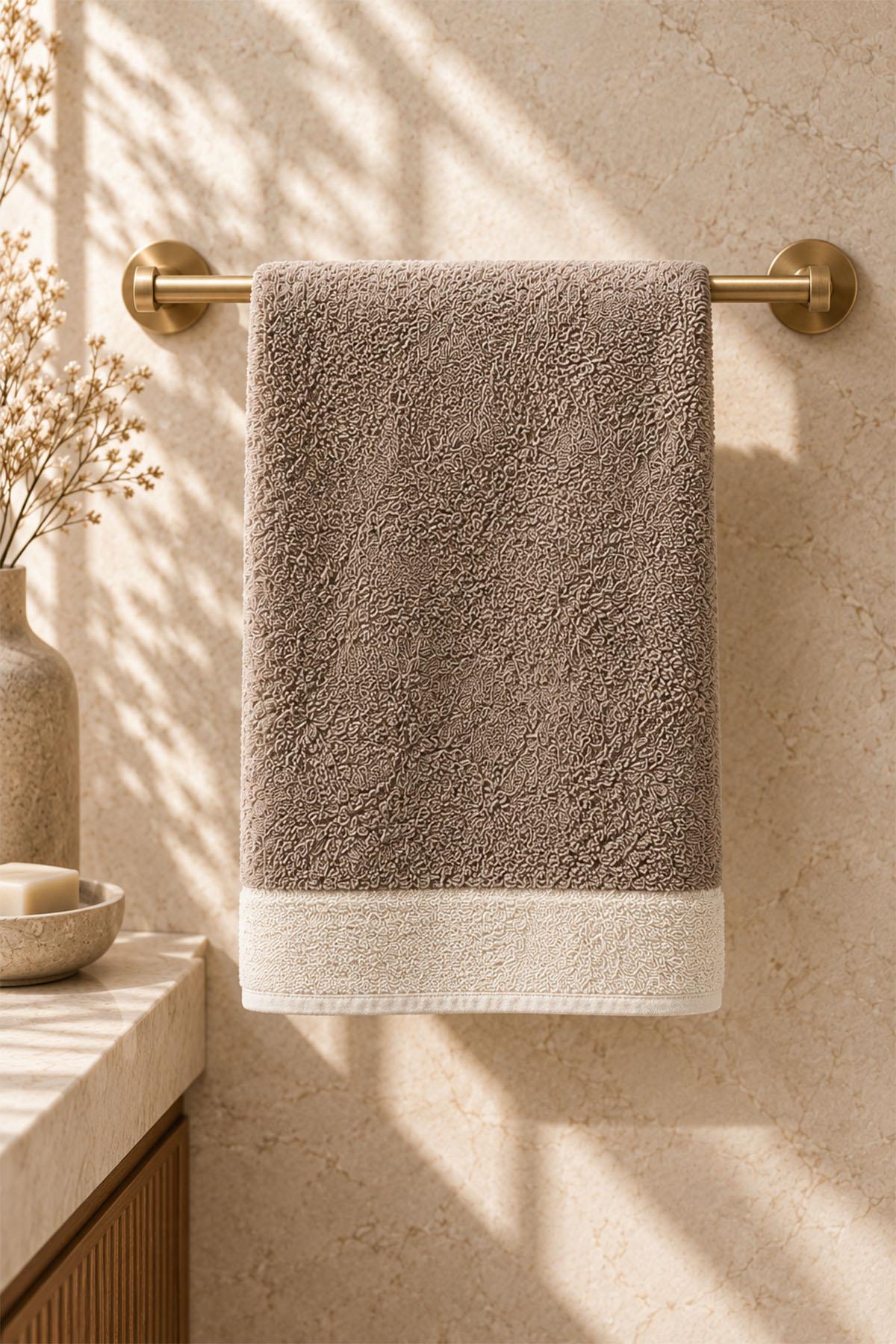 Serviette visage moelleuse Pofina à torsion basse (50 x 90 cm)