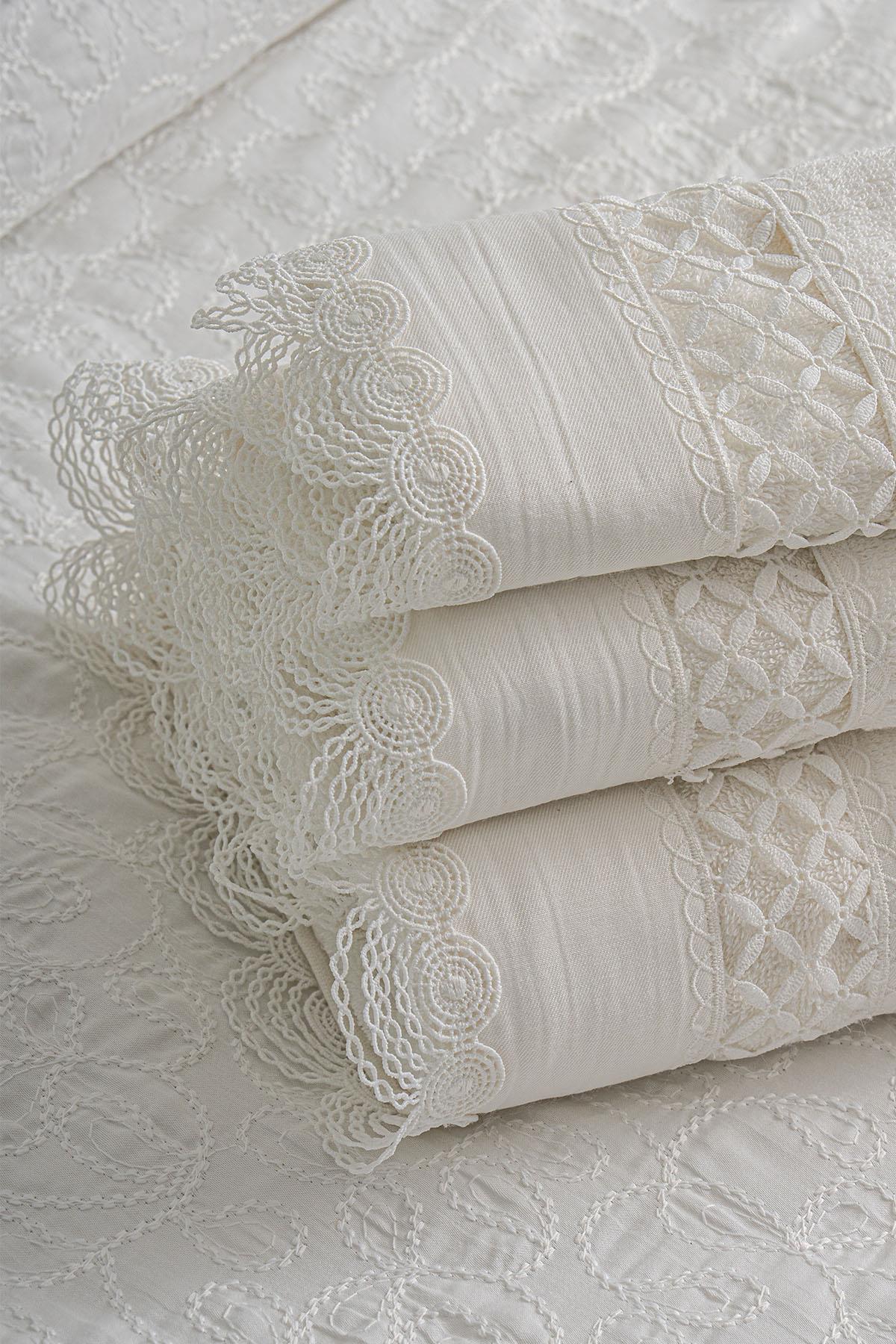 Essuie-mains brodé Queen (30 x 50 cm)