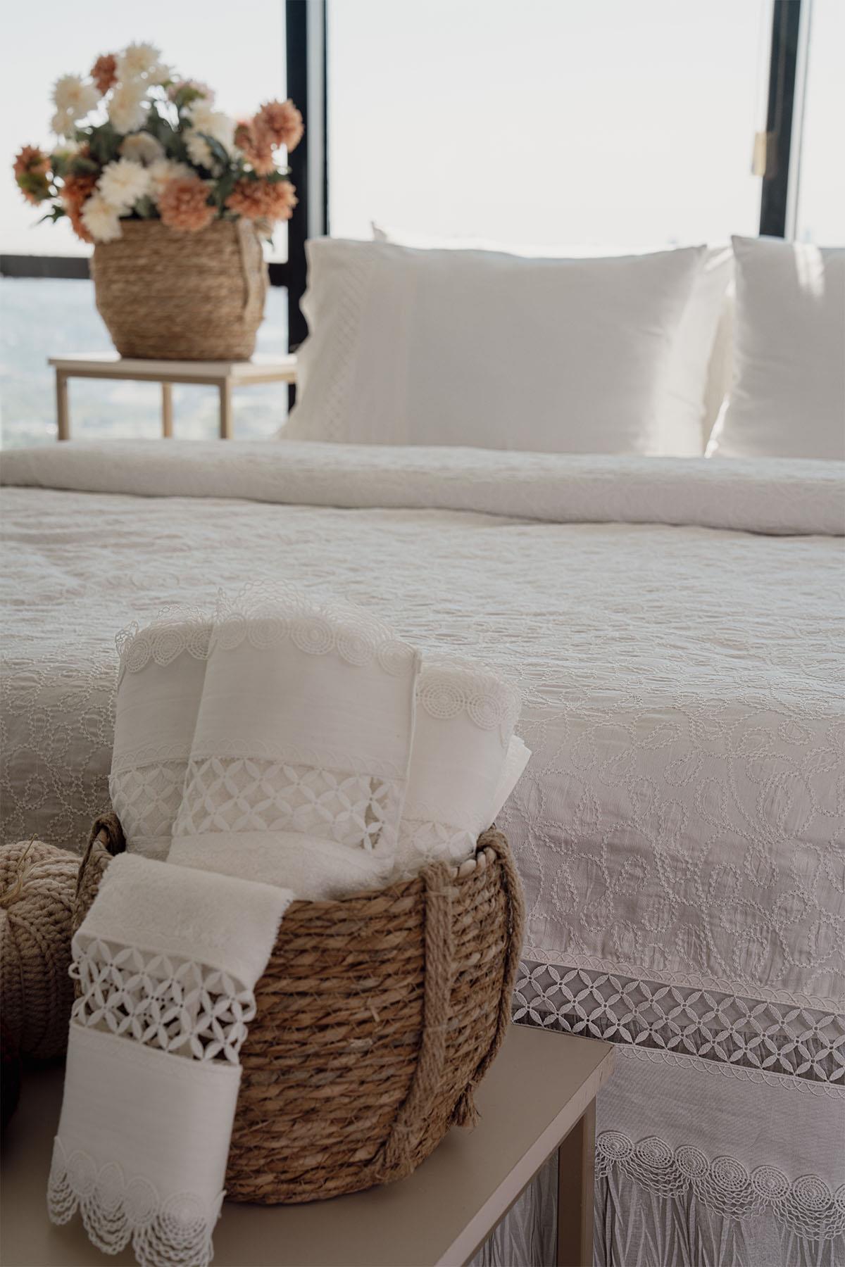 Parure de lit 6 pièces en satin de coton brodé pour lit double Queen