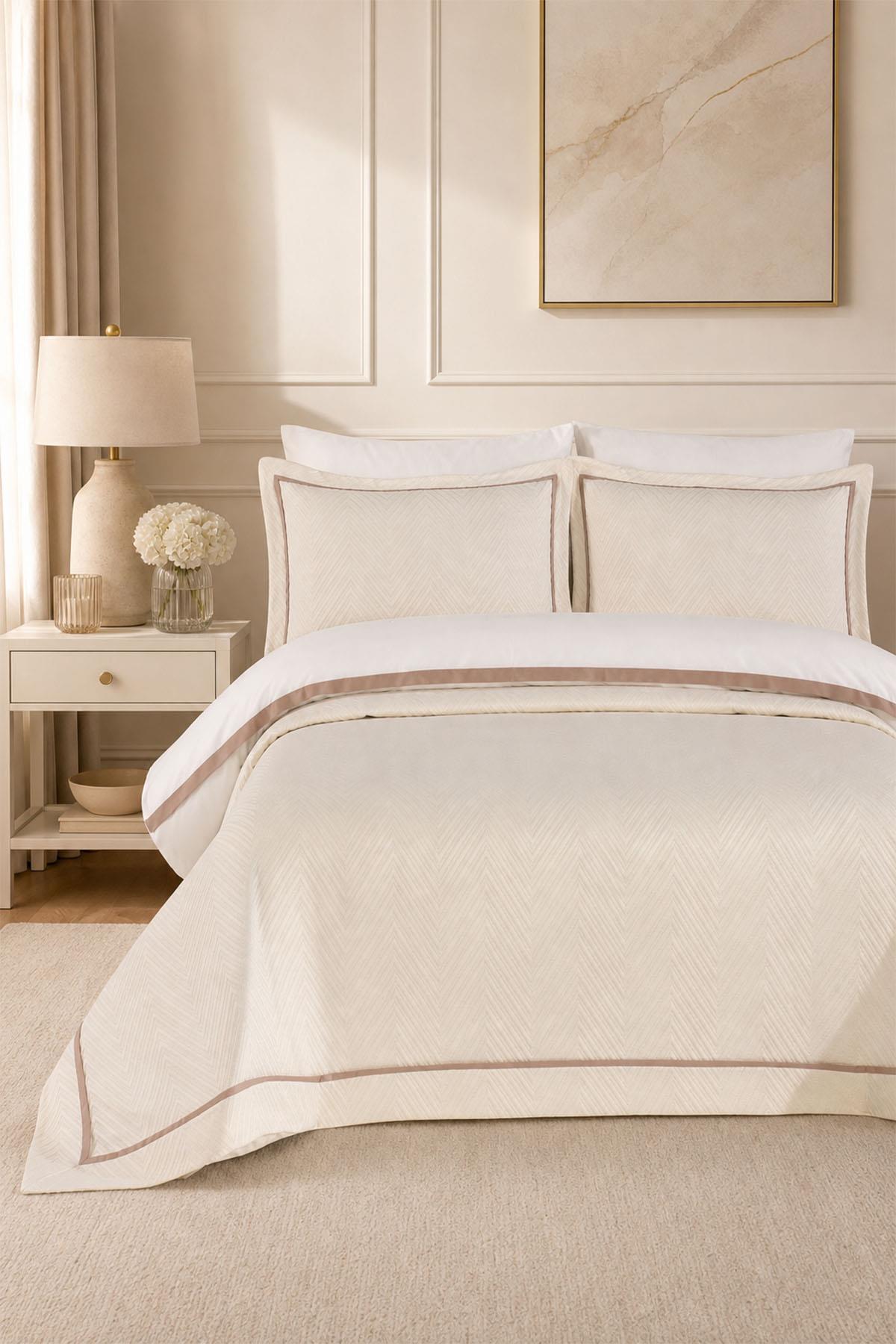 Housse de couette et courtepointe Soreno à rayures, taille Super King, 7 pièces