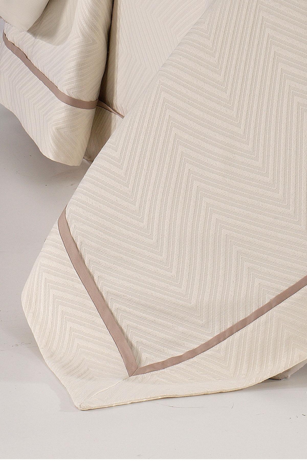 Housse de couette et courtepointe Soreno à rayures, taille Super King, 7 pièces