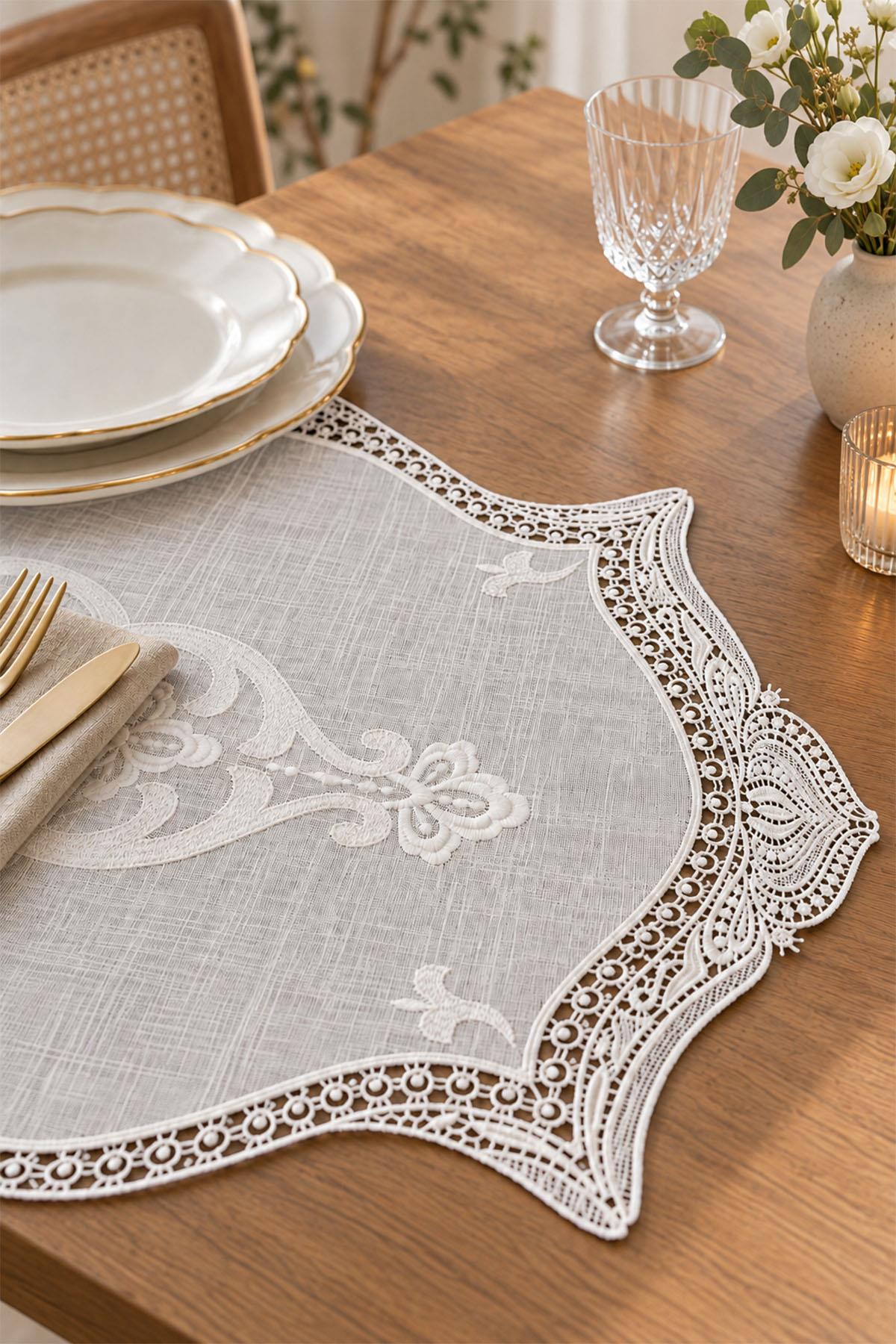 Set de table Sultan brodé, résistant aux taches et facile à réaliser (35 x 45 cm)