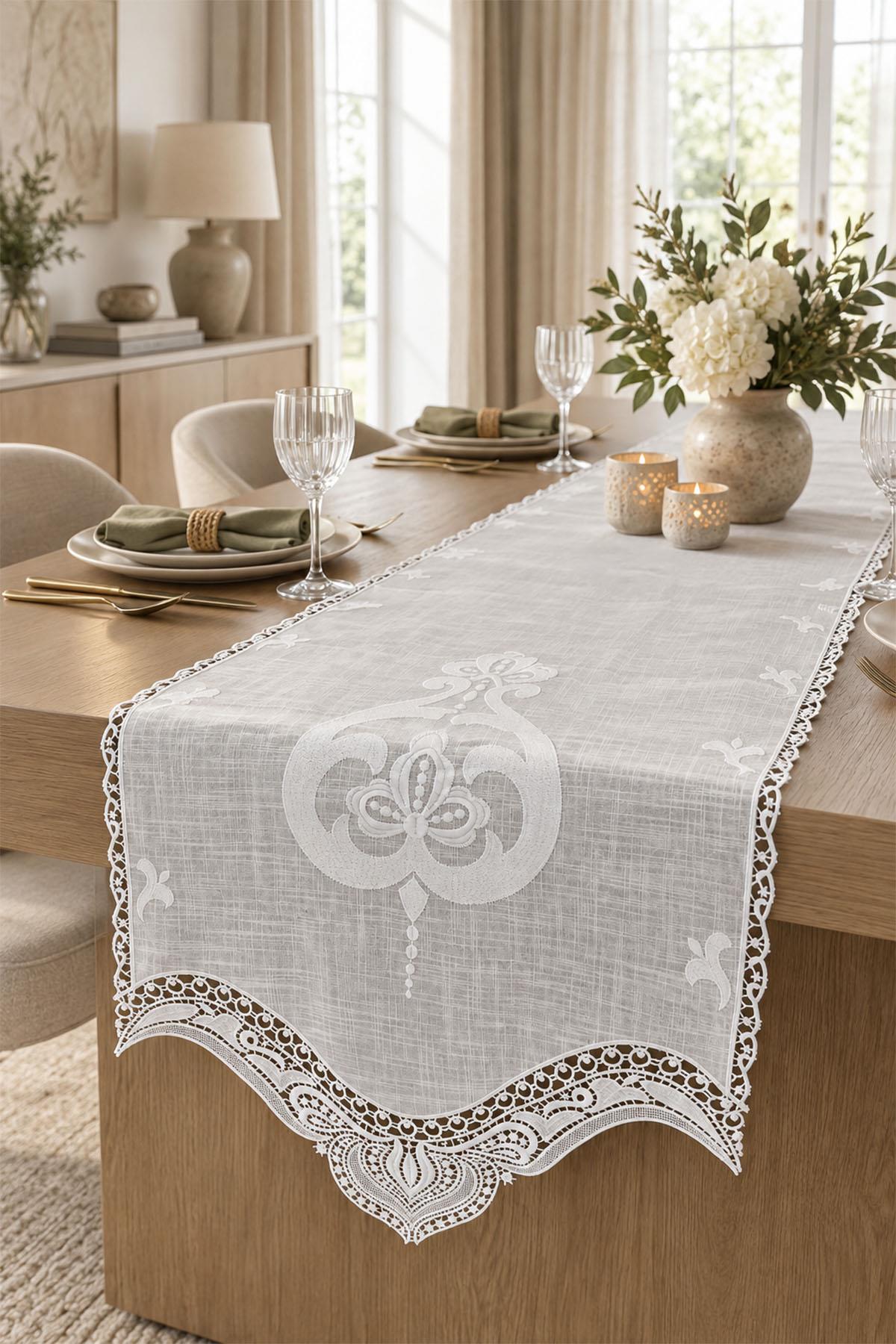 Sultan Embroidered Stain-Resistant, Easy-to-Care Runner (40 x 140 cm)