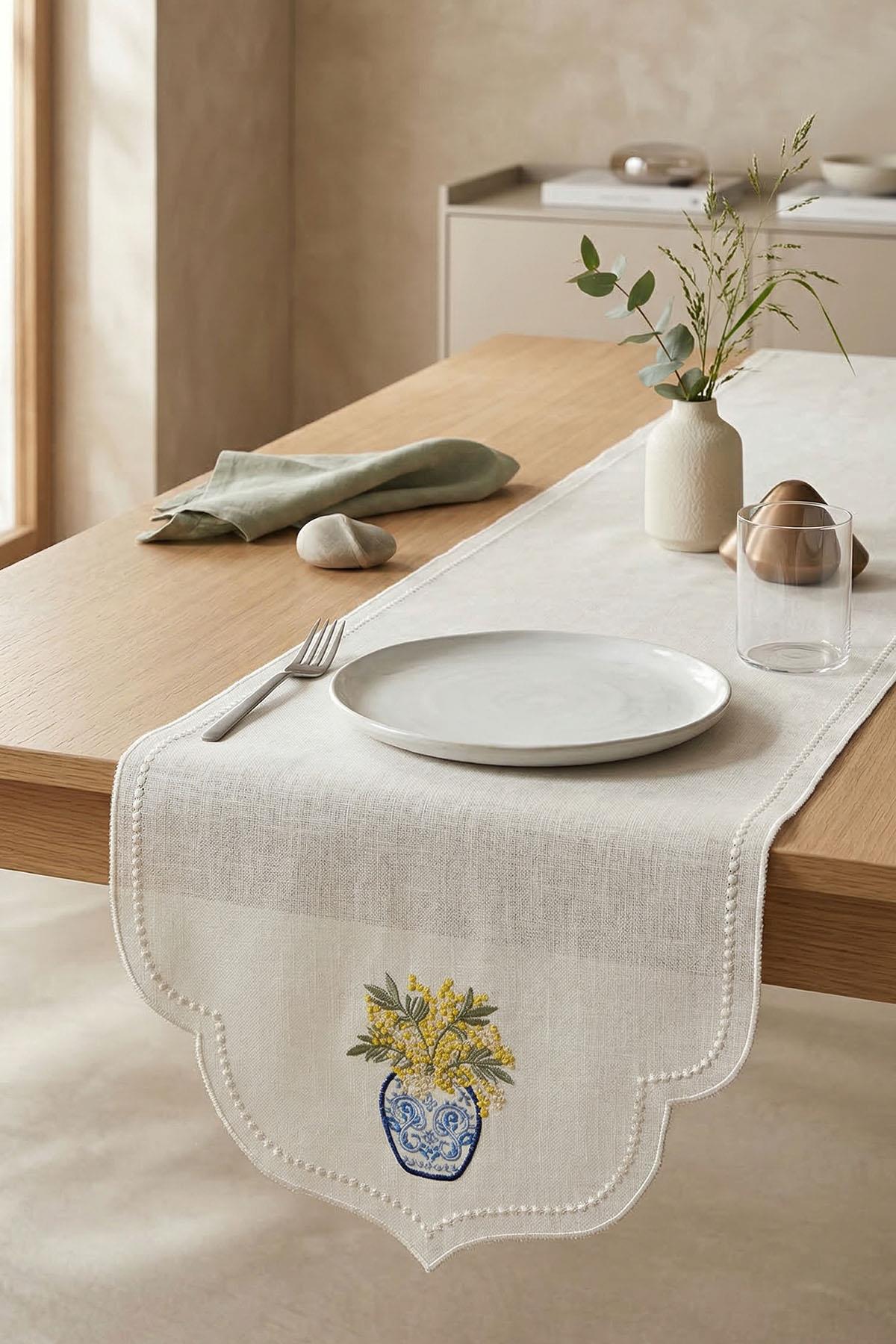 Runner de table antitache à motifs de faïence (40 x 140 cm)