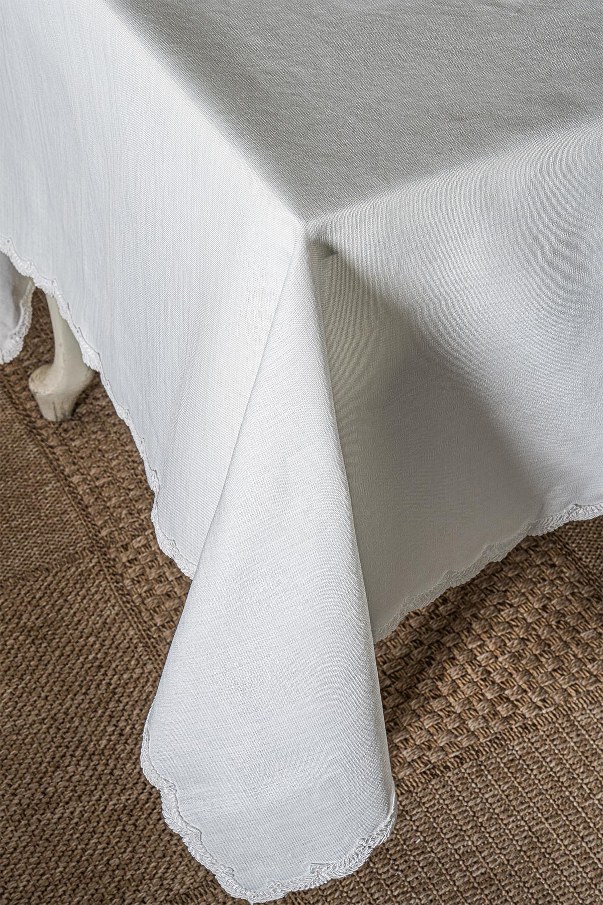 Nappe élégante brodée, résistante aux taches et facile d'entretien (160 x 260 cm)