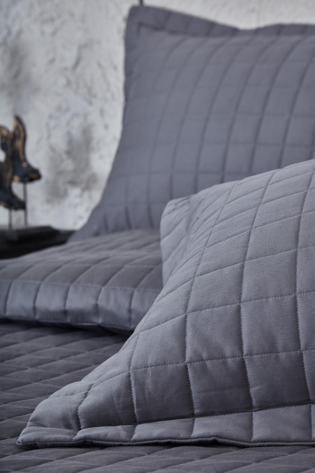 Couvre-lit double gris capitonné avec oreillers, linge de lit moderne pour chambre à coucher
