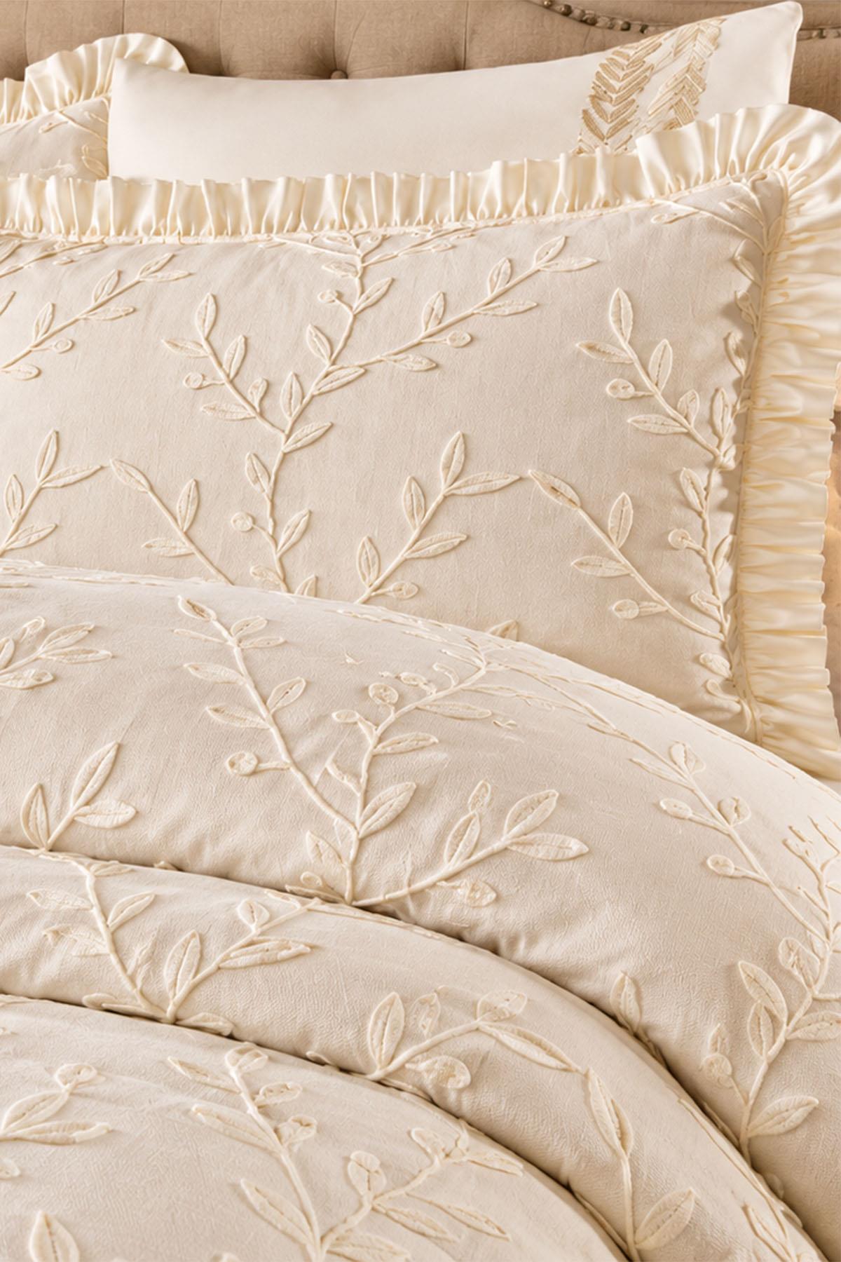 Couvre-lit double Inova à broderie florale
