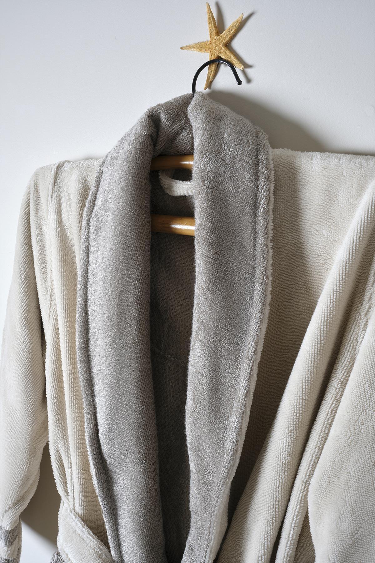 Ensemble de peignoir pour homme en 100 % coton, gris à col châle, sur cintre