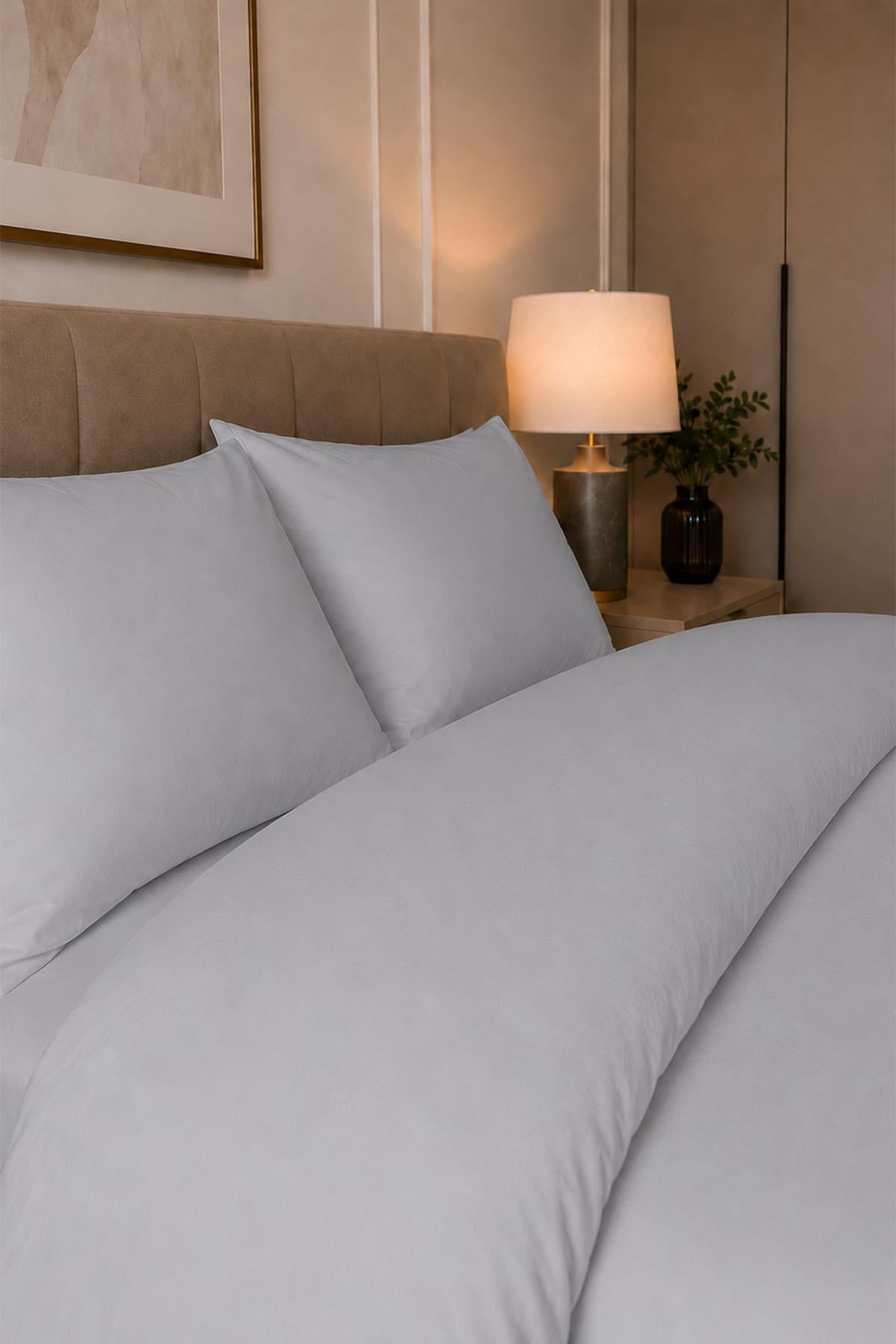 Parure de lit double 4 pièces en satin de coton uni Melodi