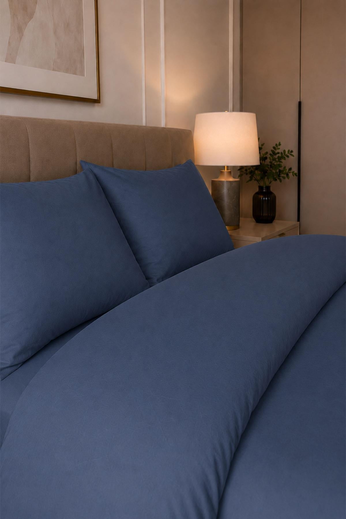Parure de lit double 4 pièces en satin de coton uni Melodi