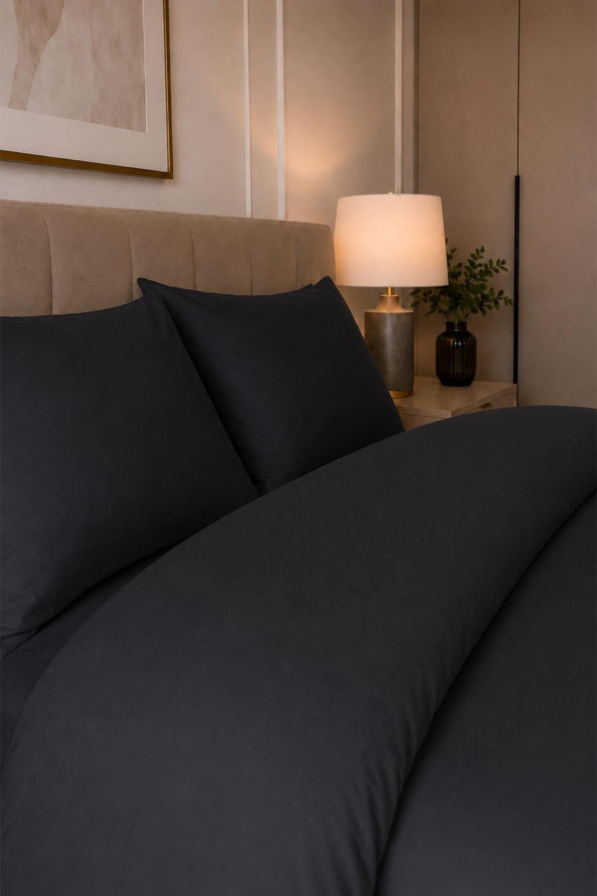 Parure de lit double 4 pièces en satin de coton uni Melodi