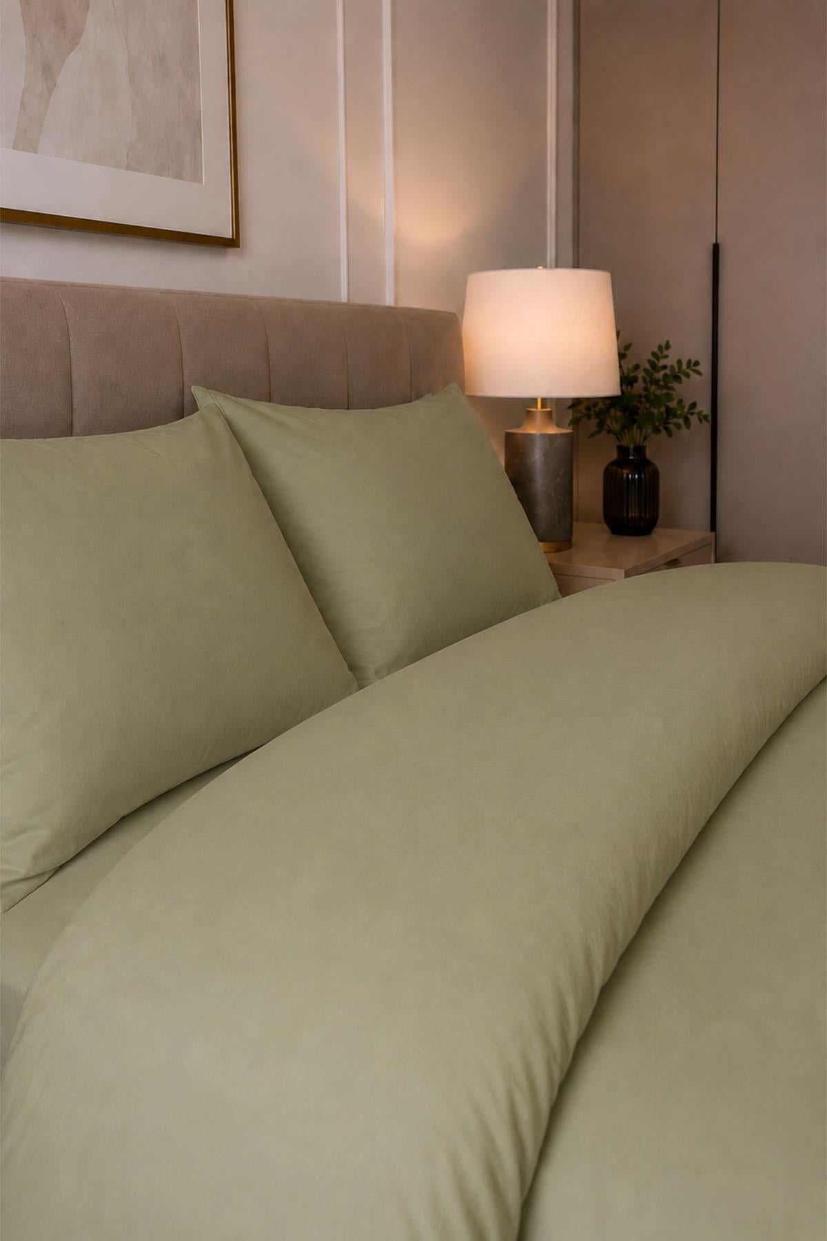 Parure de lit double 4 pièces en satin de coton uni Melodi