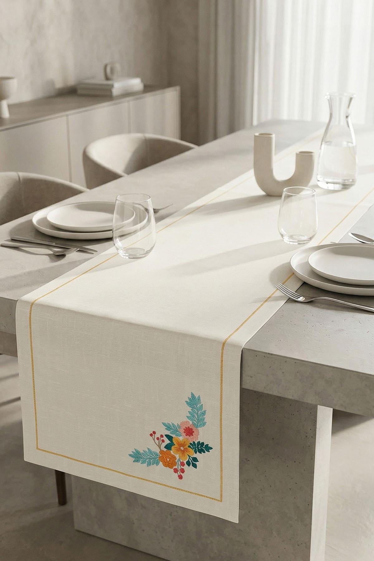 Runner de table antitache à broderies florales orange (40 x 140 cm)