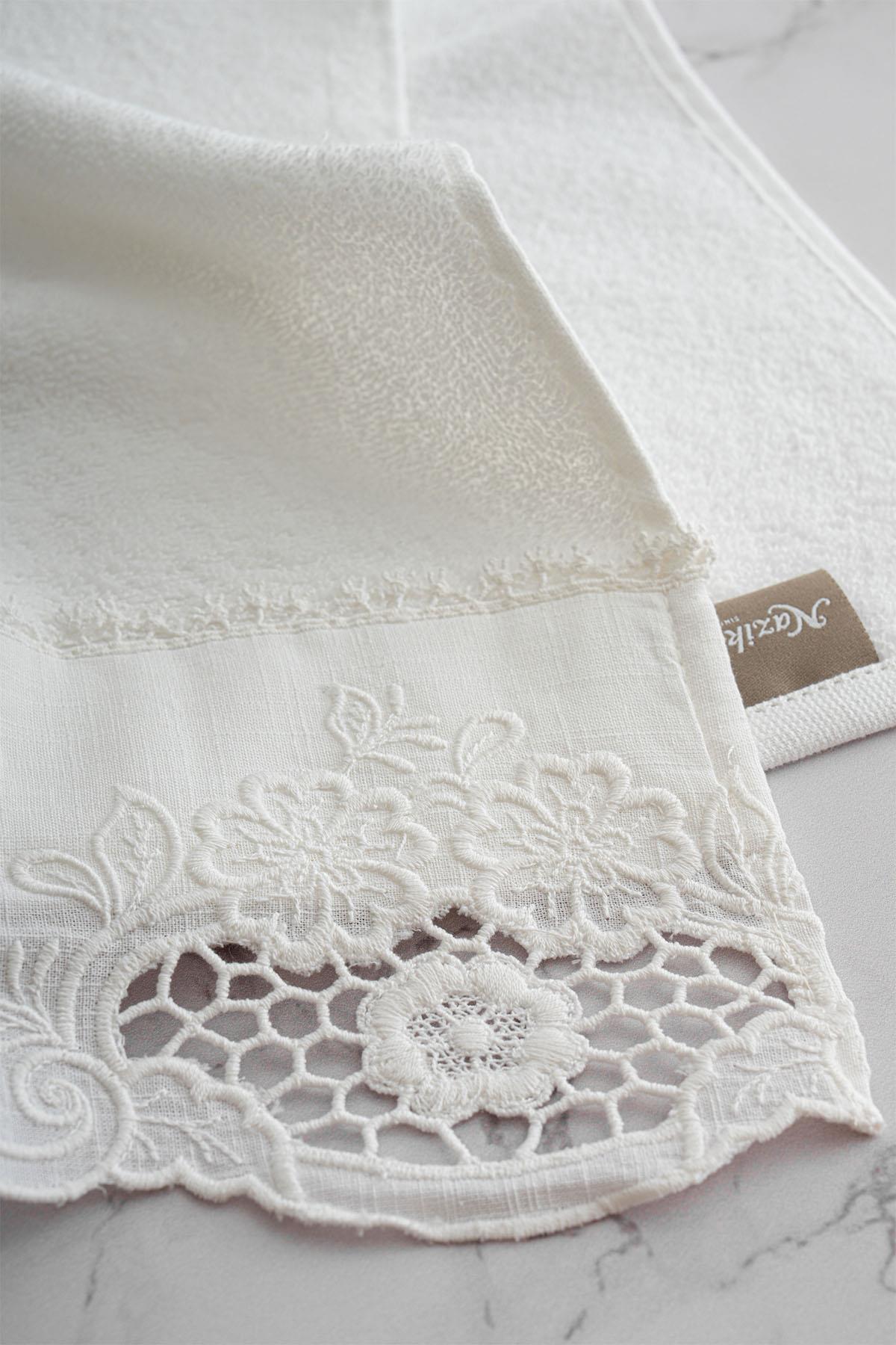 Essuie-mains brodé Puerta Çiçek (30 x 50 cm)