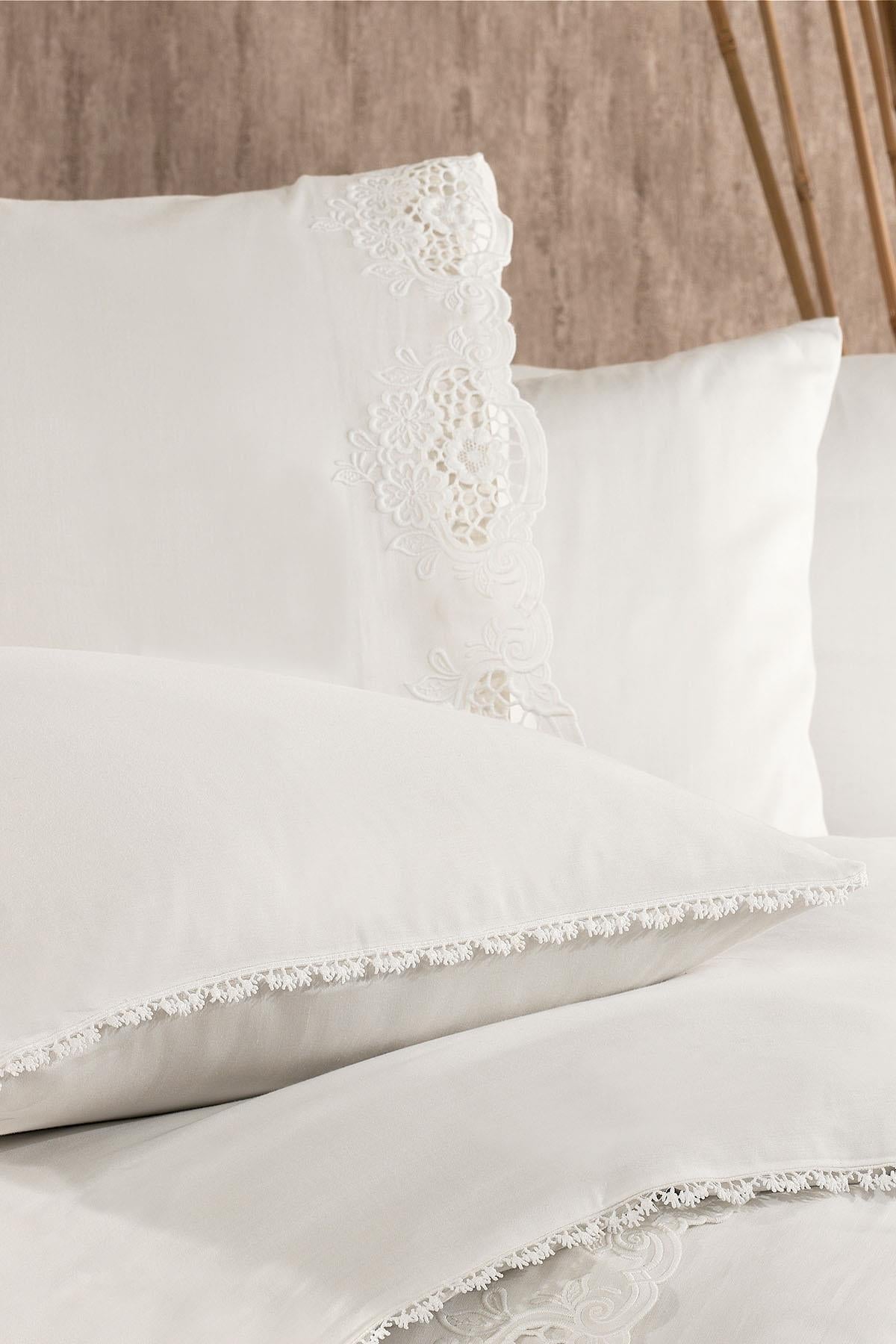 Parure de lit 6 pièces Puerta Floral brodée 100 % coton, format King