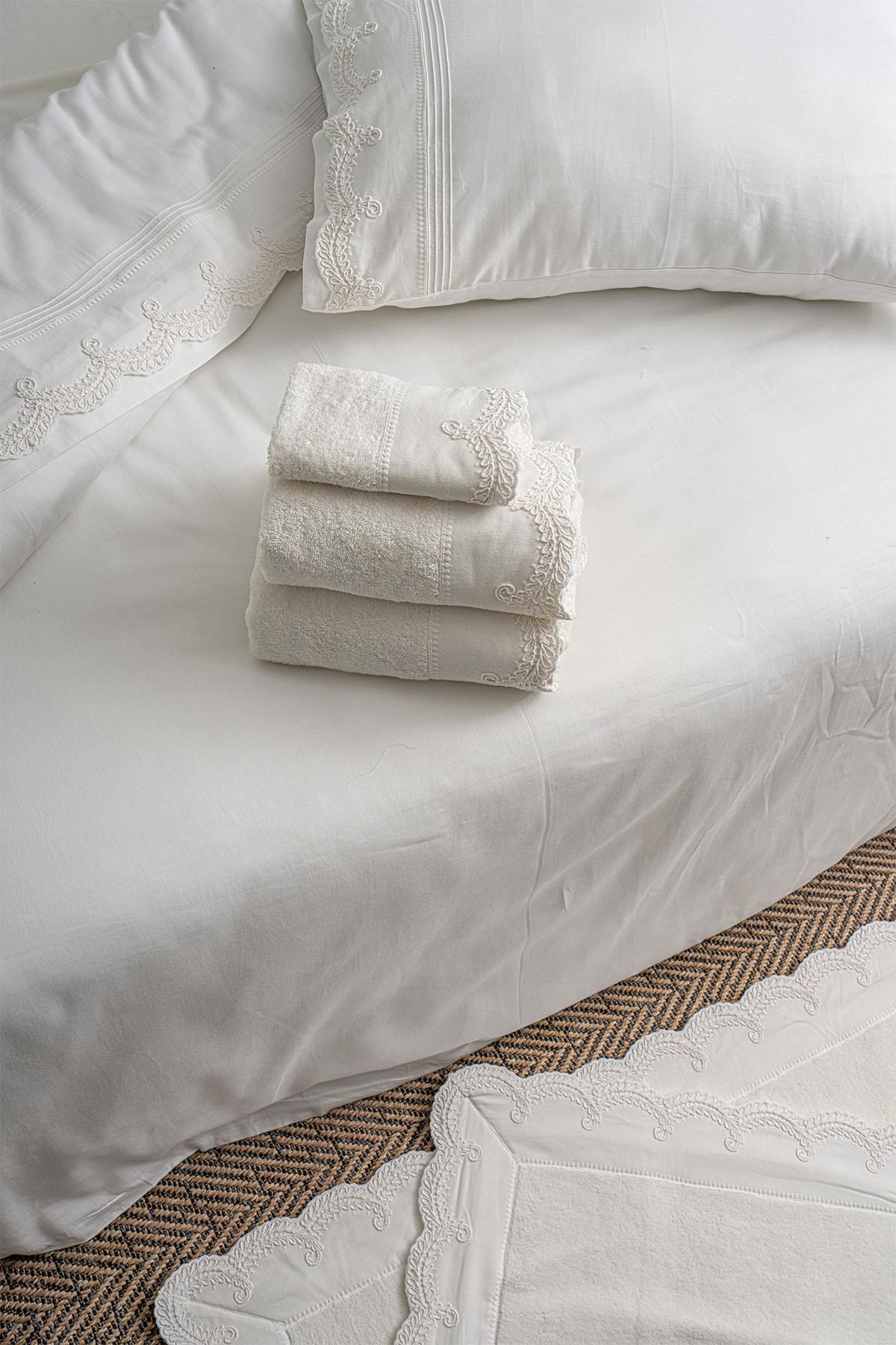 Ensemble de housse de couette 6 pièces Ramos en satin de coton brodé, taille King