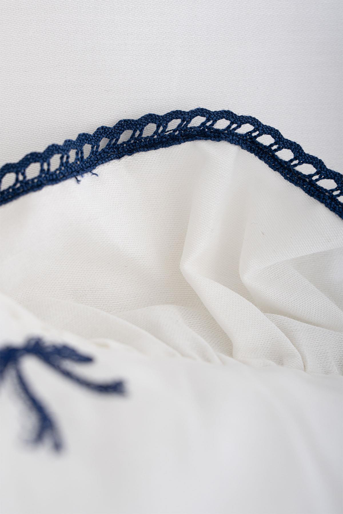 Parure de lit 4 pièces Serena en satin de coton avec broderies nœuds pour lit simple